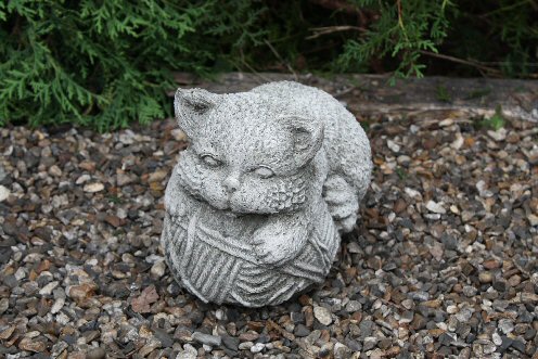 KA81 Cat and Wool KA81 Cat and Wool